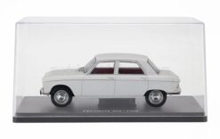 Alternative view of Peugeot 204 1968 white  1:24