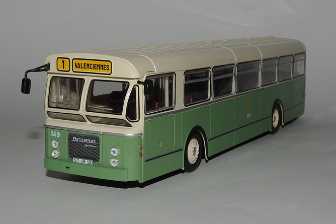 Atlas Editions 1/43 Scale AL9419F - Chausson Apvu Ratp Bus