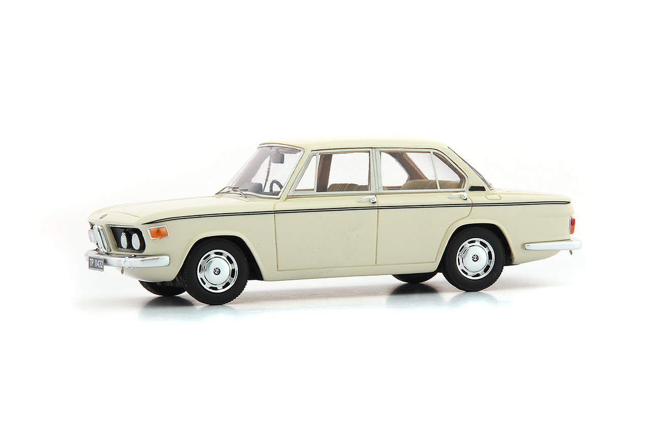 BMW 2004 M 1973 white (South Africa) 143 Traffic Modelcars