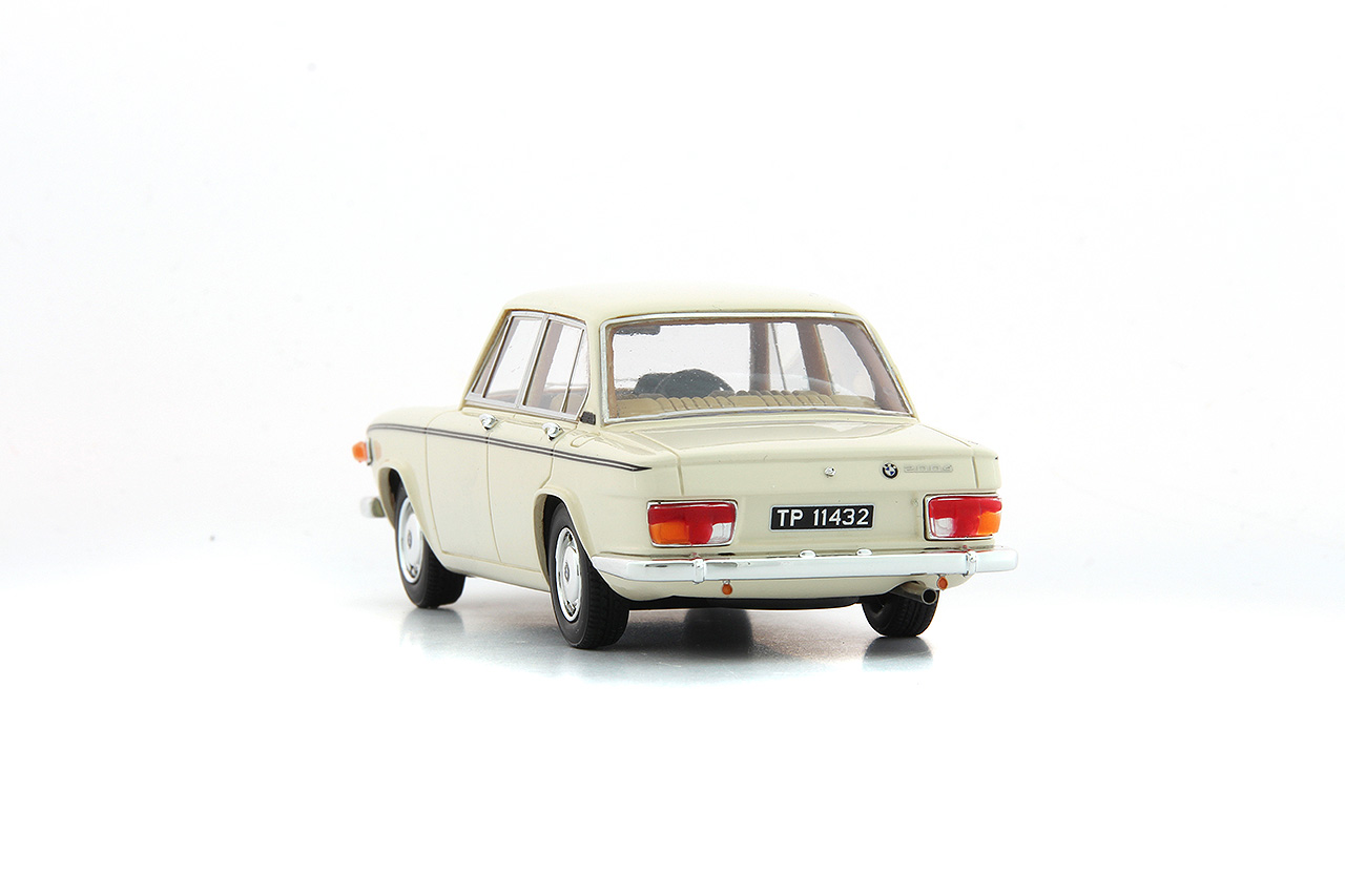 BMW 2004 M 1973 white (South Africa) 143 Traffic Modelcars