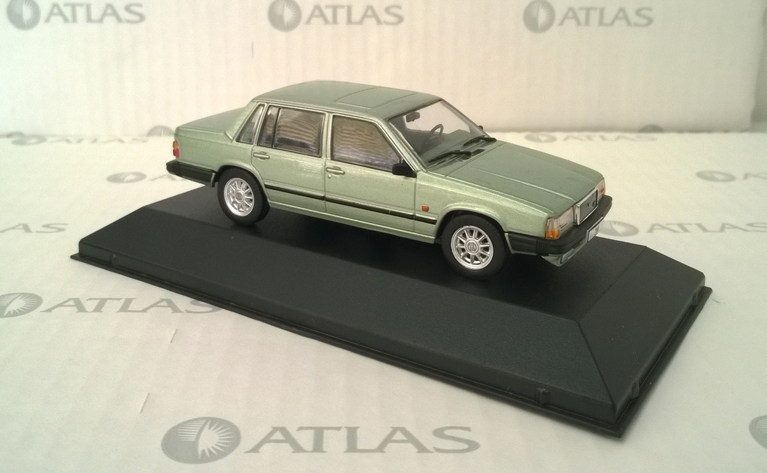 Volvo 760 GLE green metallic 1:43 - Image 2