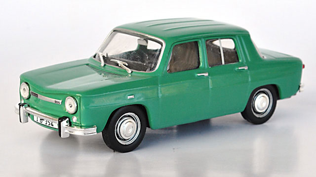 Dacia 1100 berline vert 1968-1971 identique RENAULT 8 avec socle 1/43 Modèle... 