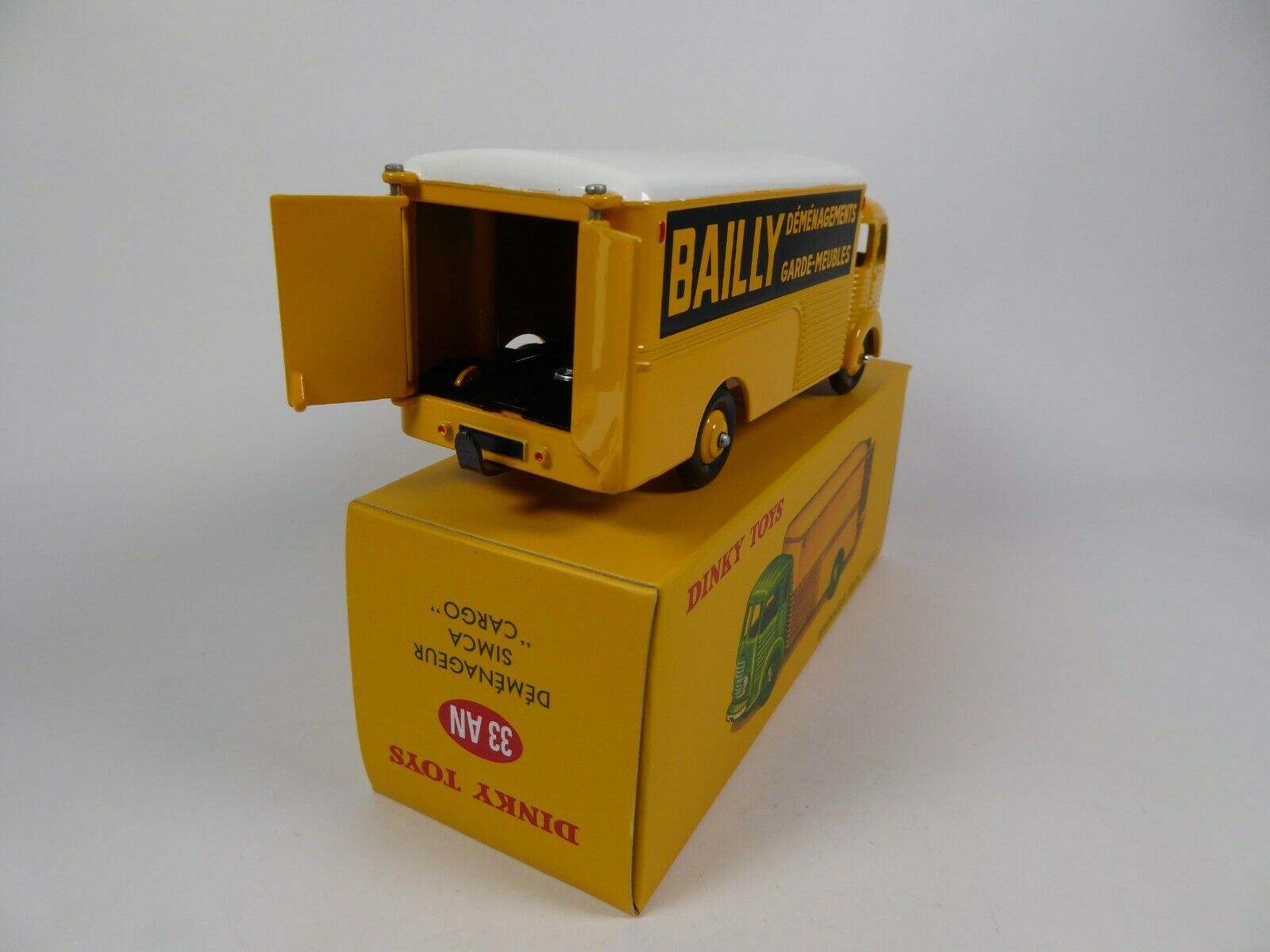 Simca Cargo Bailly Demenageur 1:43 - Image 4