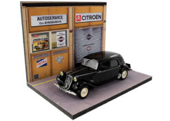 Alternative view of Citroen Nederland diorama garage 'autoservice Gijs Rynsburger' 1:43