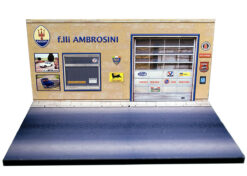 Maserati diorama garage f.lli Ambrosini  1:43