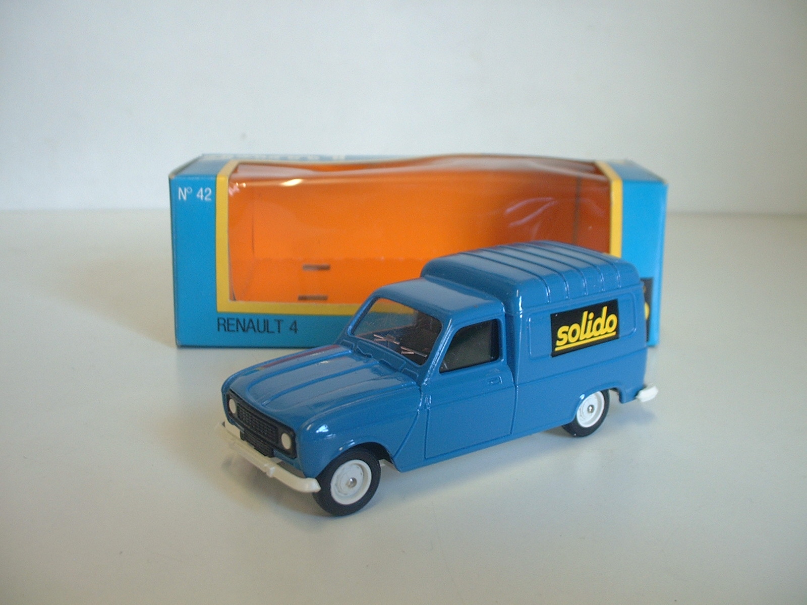 Renault express bleu par solido pub 1/43 Boite Tacheté Léger Mais Neuf Dans Sa