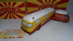 Alternative view of Ford - cirque Pinder Ensemble camion directeur Assomption  1:43