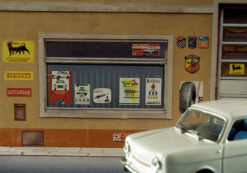 Alternative view of Abarth diorama garage E. Santucci & Figli  1:43