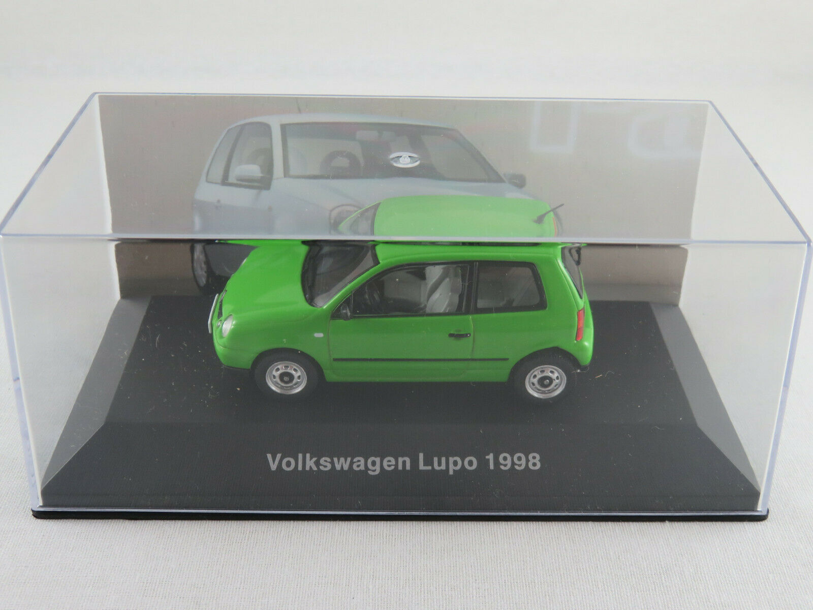 Volkswagen Lupo 1998 green 1:43 - Image 4