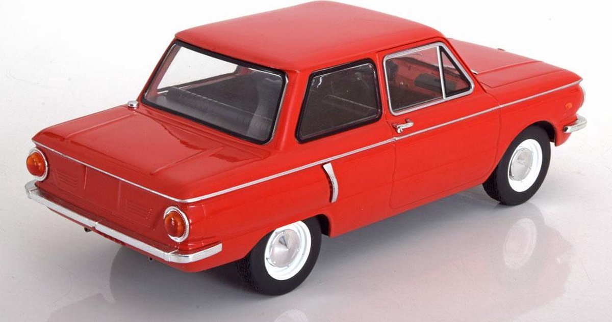 ZAZ 966 Saporoshez red 1:18 - Image 2