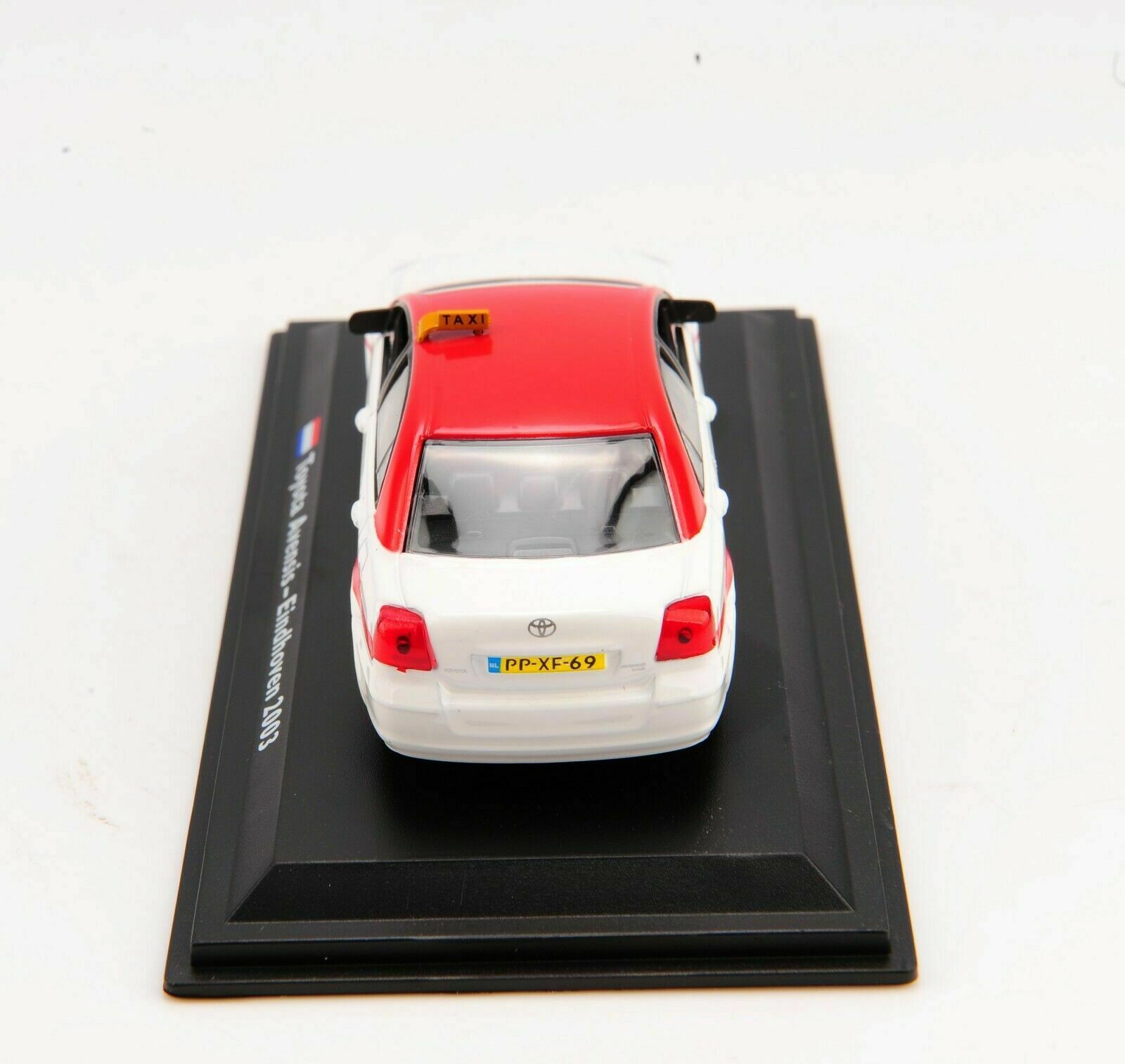 Toyota Avensis Taxi Eindhoven 2003 1:43 - Image 3