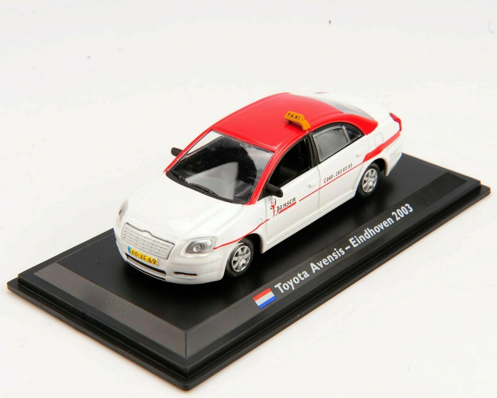 Toyota Avensis Taxi Eindhoven 2003 1:43
