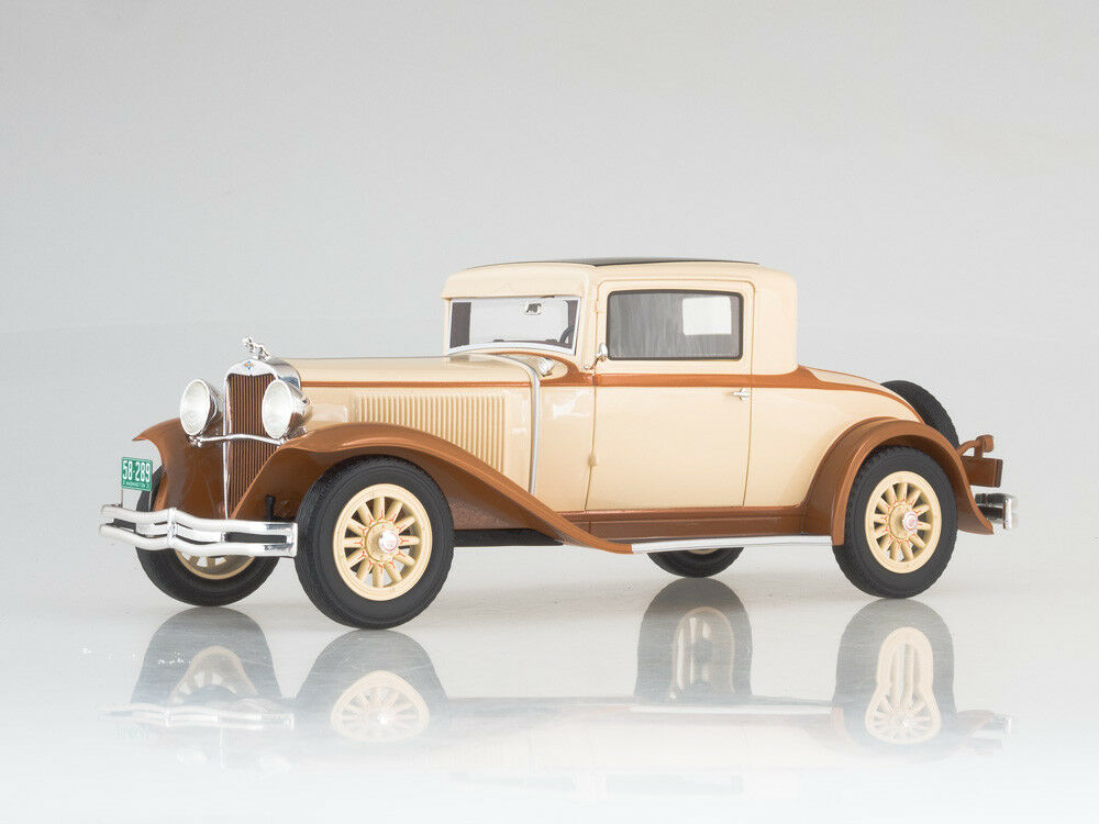 Dodge Eight DG Coupe 1931 light brown/creme 1:18