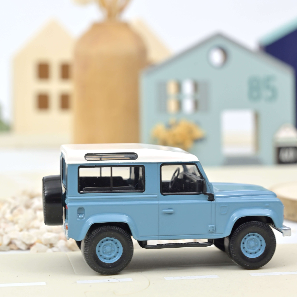 Land Rover Defender 1995 blue/white 1:43 - Image 5
