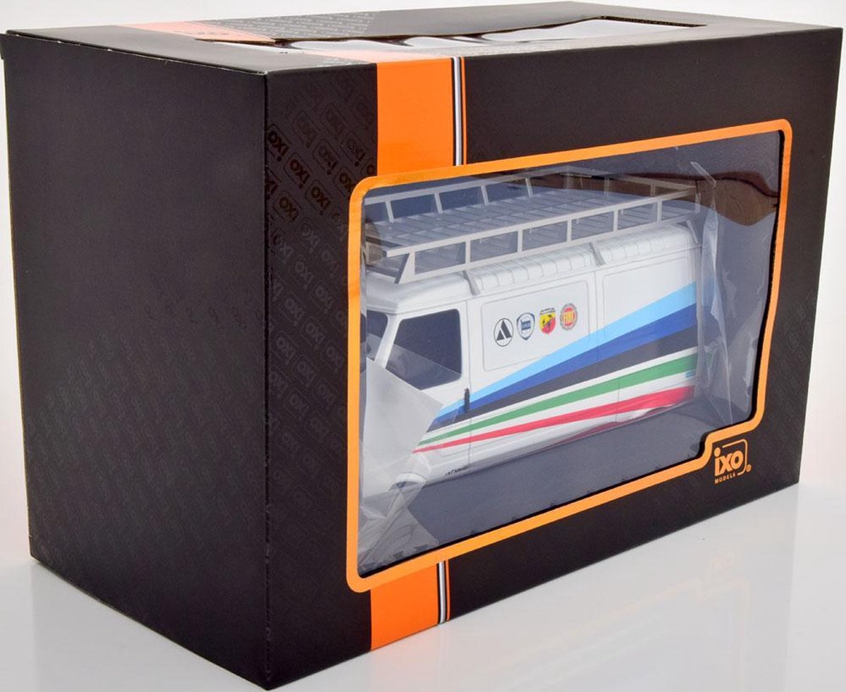 IXO 1:18 Fiat 242 1980 – Technic Abarth Assistance – Galerie Toit – Miniature