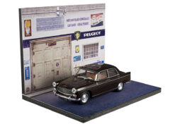 Alternative view of Peugeot diorama garage  1:43