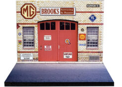 MG diorama garage Brooks servicing & repairs  1:43