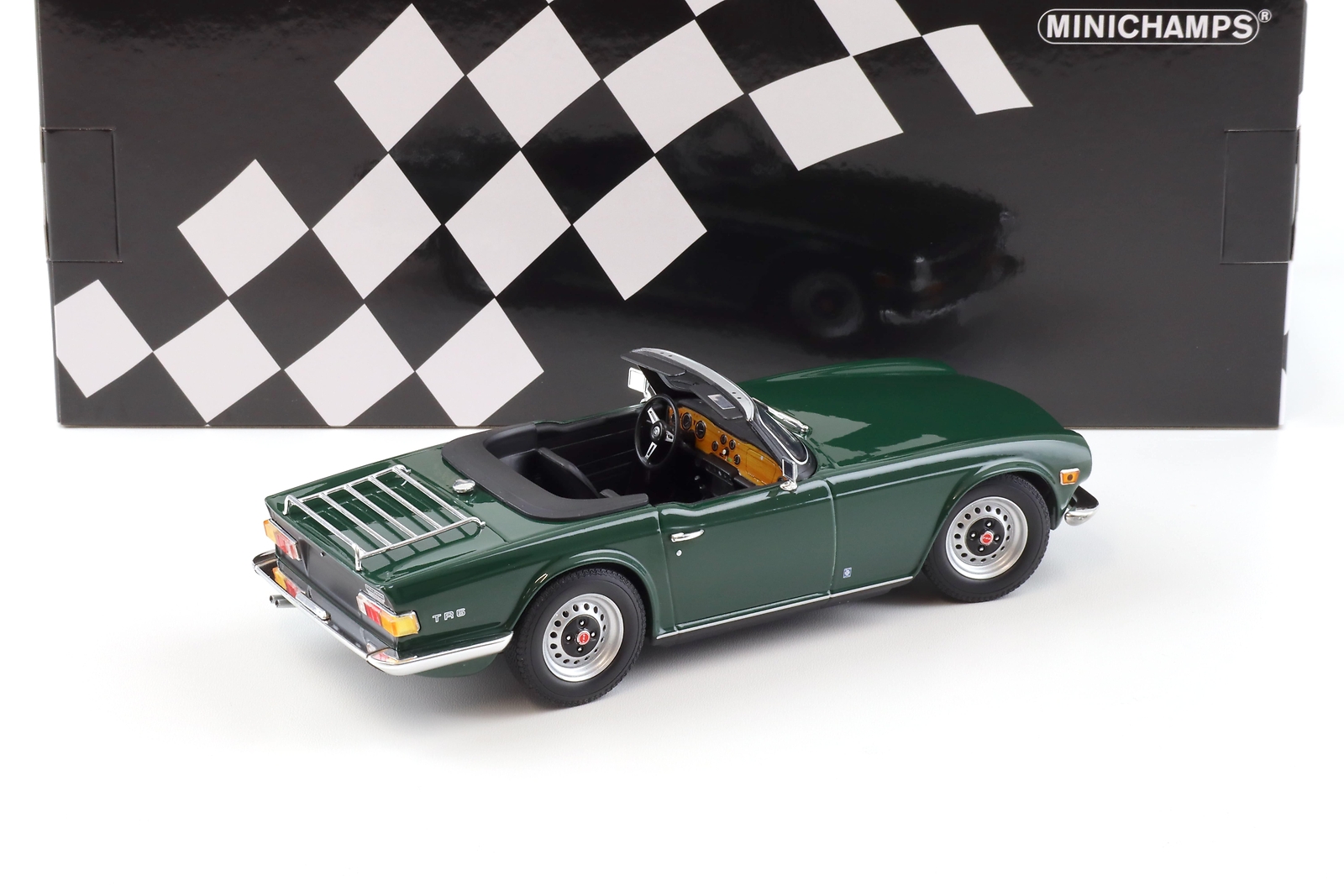 Triumph TR6 1969 LHD dark green 1:18 - Image 4