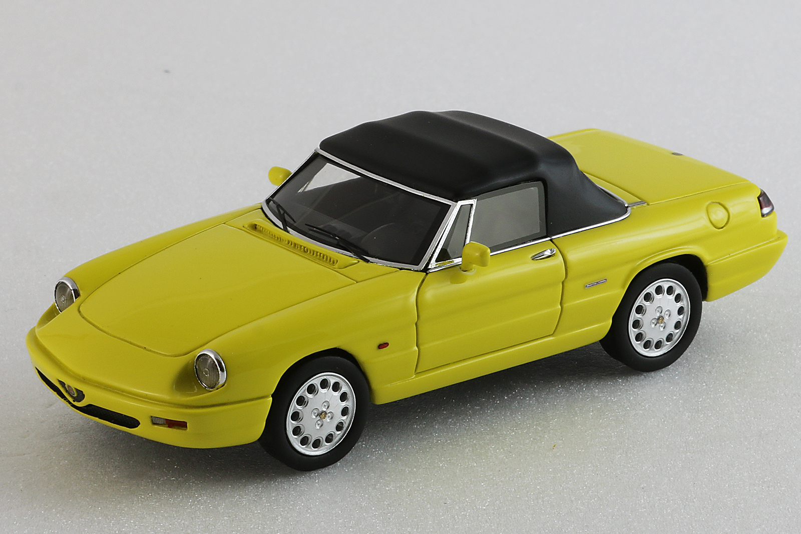 Alfa Romeo spider serie 4 1990 Closed Giallo Ginestra 143 Traffic
