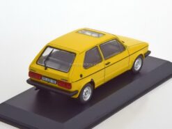 Alternative view of Volkswagen Golf JGL yellow  1:43