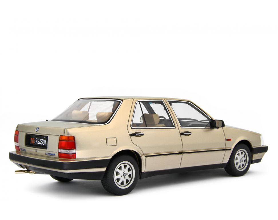 Lancia Thema 2.0 i.e. Turbo 1984 Platino metallic 1:18 - Image 2