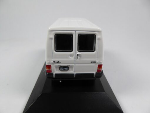 Renault Trafic 1986 white  1:43 - Image 3