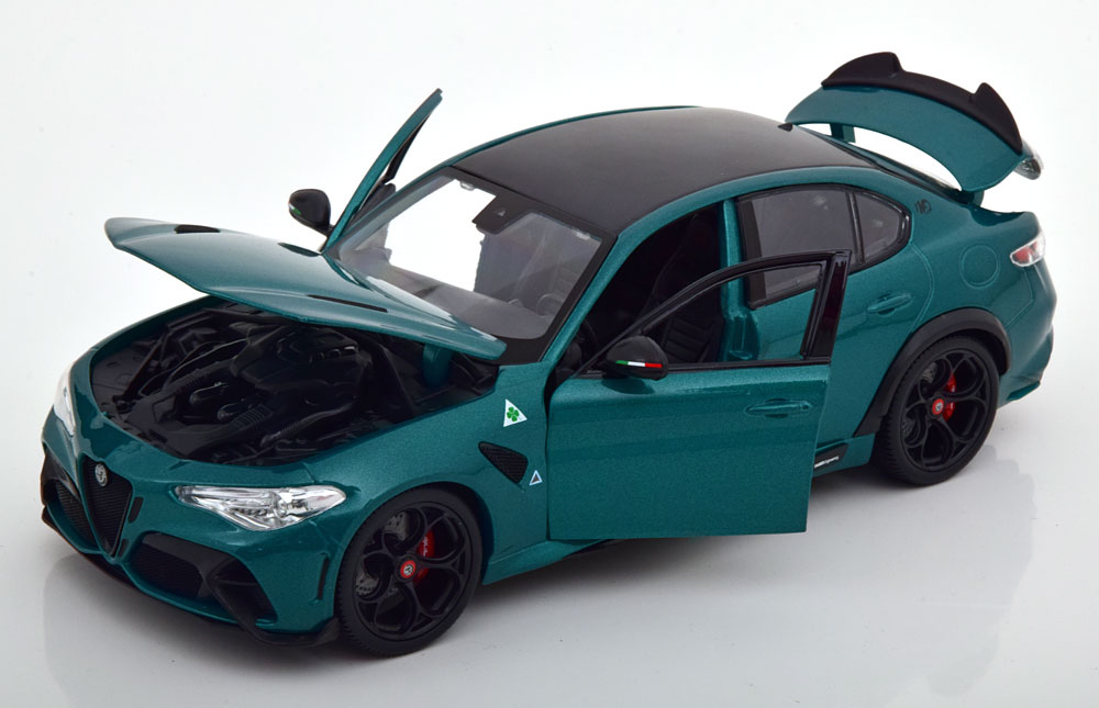 Alfa Romeo Giulia GTA 2020 green metallic 1:18 - Image 2