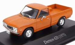 Datsun 620 1975 orange 1:43