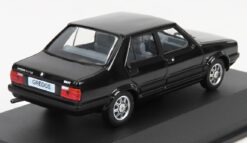 Alternative view of Seat Gredos 1987 black  1:43