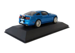 Alternative view of Ford Mustang Shelby GT500 Custom 2013 blue metallic 1:43