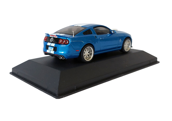 Ford Mustang Shelby GT500 Custom 2013 blue metallic 1:43 - Image 2