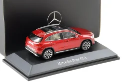 Mercedes-Benz GLA (H247) designo patagonia red bright 1:43 - Image 2