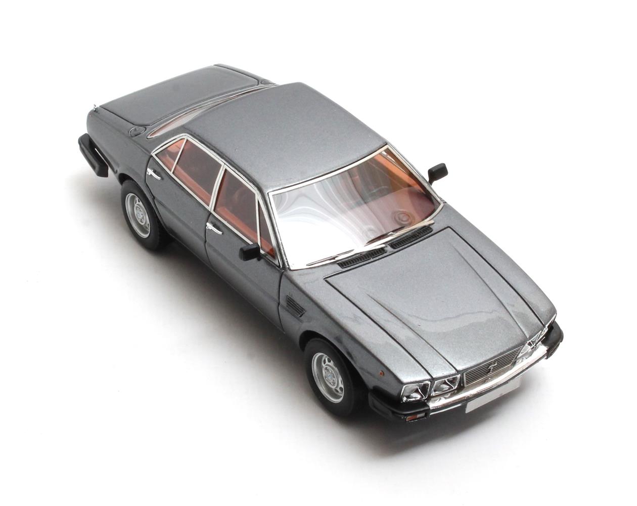 De Tomaso Deauville series II 1978-1985 grey metallic 1:43 - Image 4