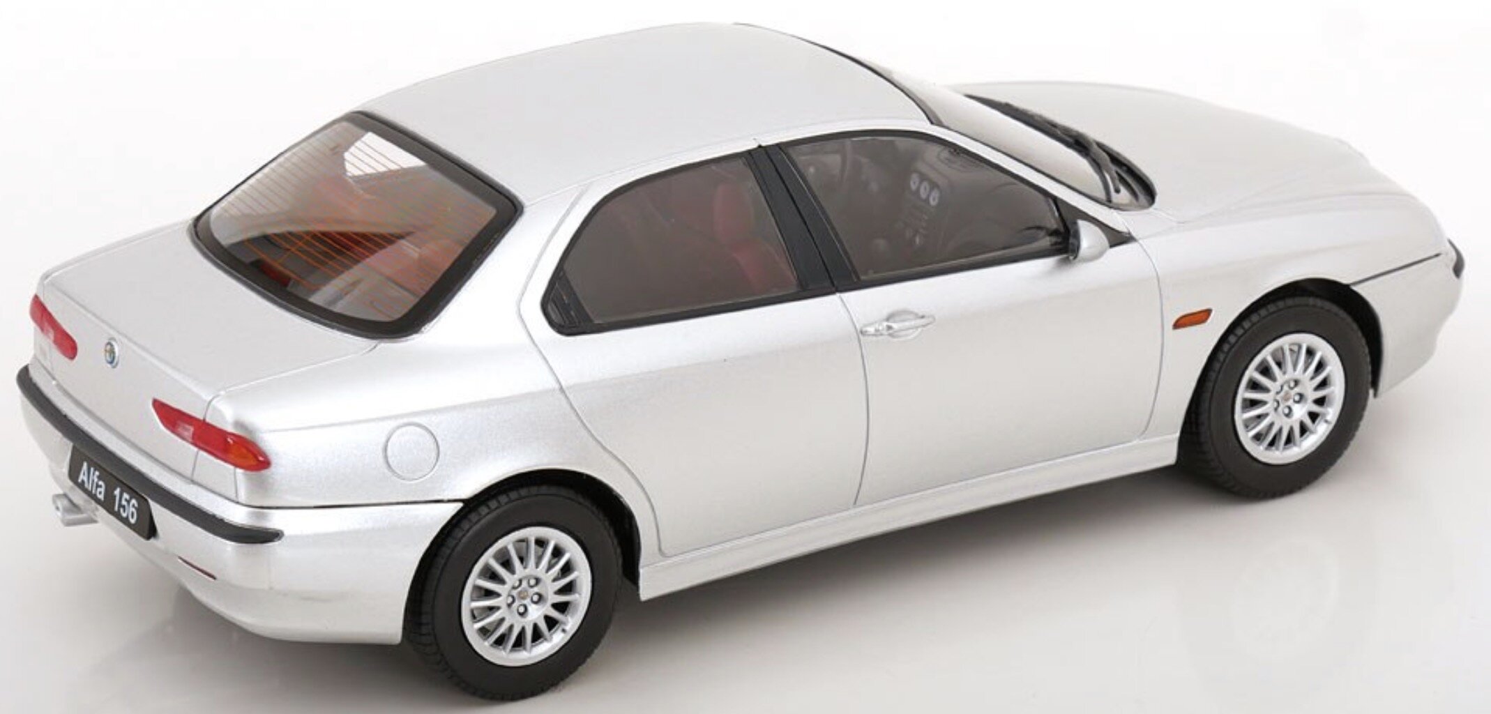 Alfa Romeo 156 1998 silver 1:18 - Image 2