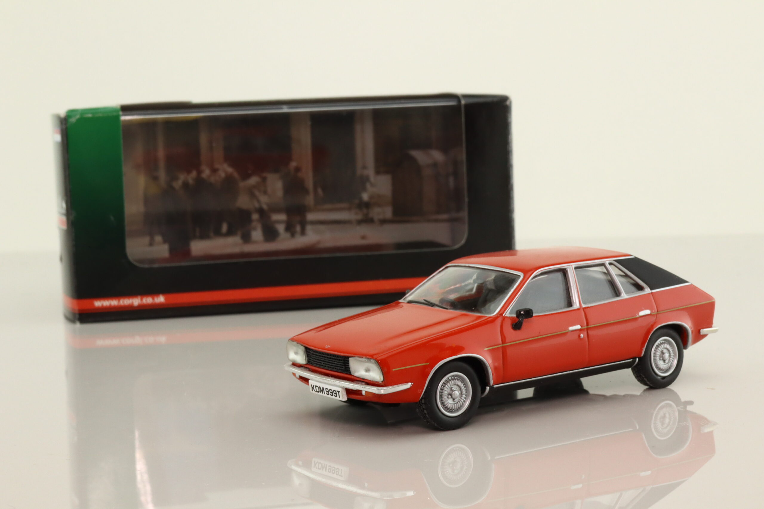 Austin Princess 2200 HL Vermillion 1:43