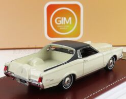 Alternative view of Lincoln Mark III Farm & Ranch special 1971 white/black  1:43