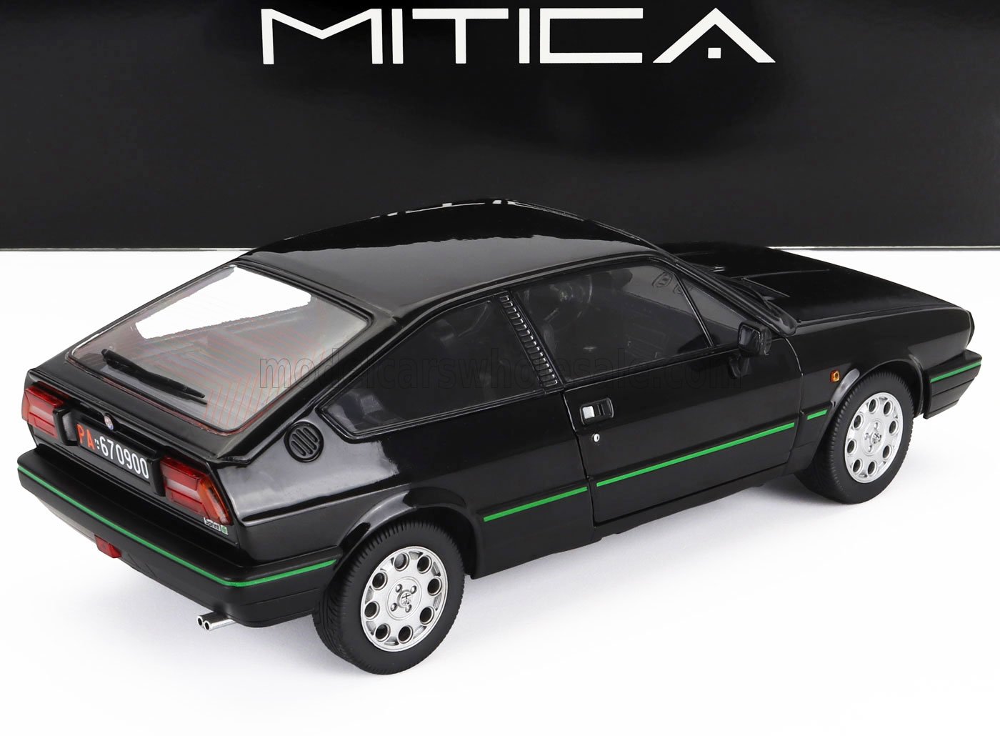 Alfa Romeo Sprint 1.5 Quadrifoglio Verde 1983 nero 1:18 - Image 2