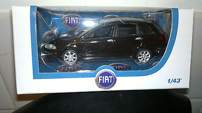Fiat nuova Croma 2005 black 1:43 - Image 2