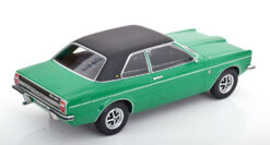 Alternative view of Ford Taunus GXL Limousine with vinyl roof 1971 green/black 1:18