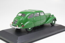 Alternative view of Berliet 11CV Dauphine 1939 green  1:43