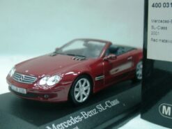 Alternative view of Mercedes-Benz SL-Class 2001 red metallic  1:43