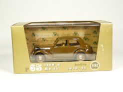 Fiat 1100 E Berlina 1949-1953 darkred 1:43 - Image 3