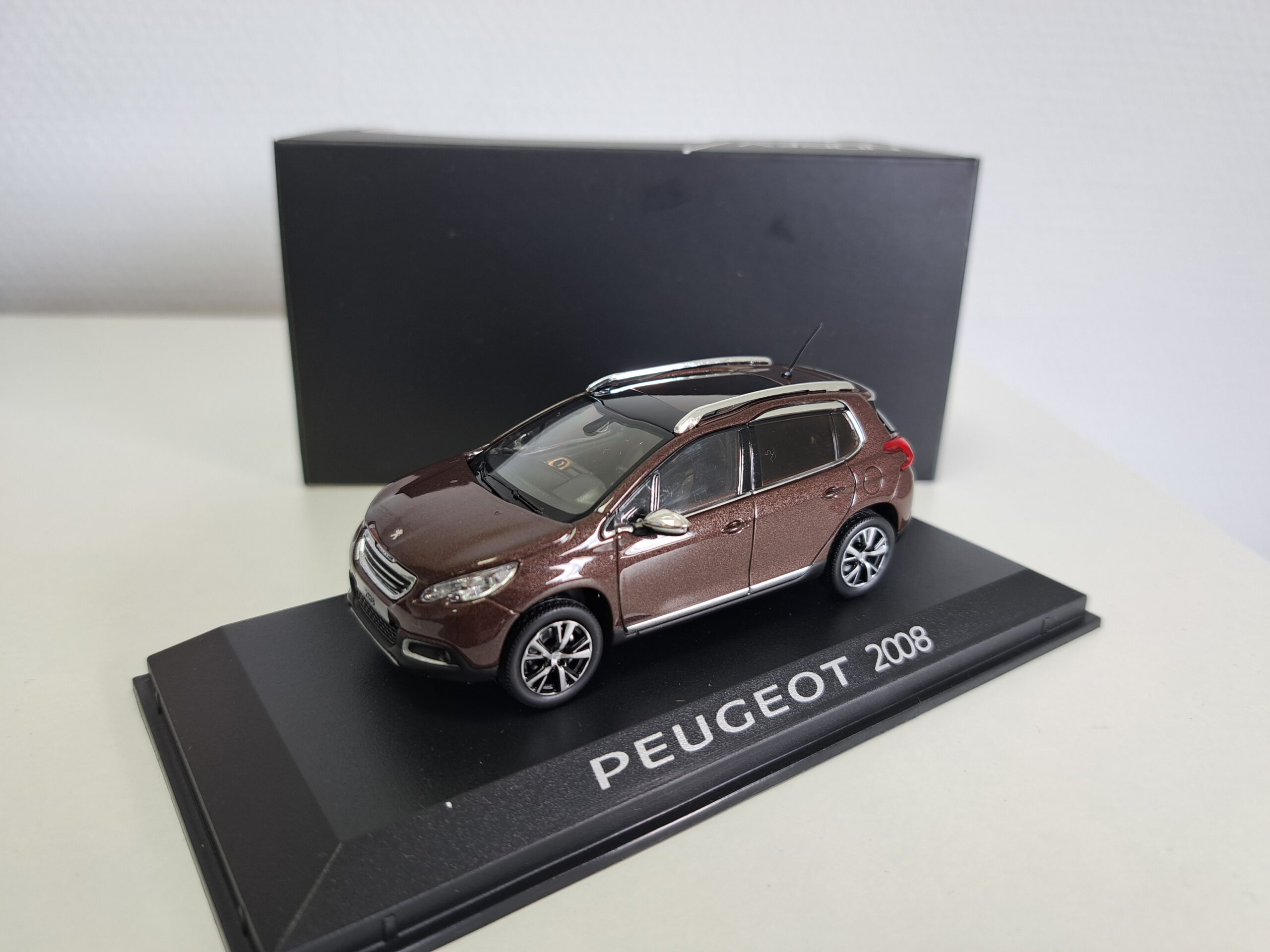 Peugeot 2008 2013 Makaha brown  1:43