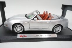 Maserati Spyder silver  1:18