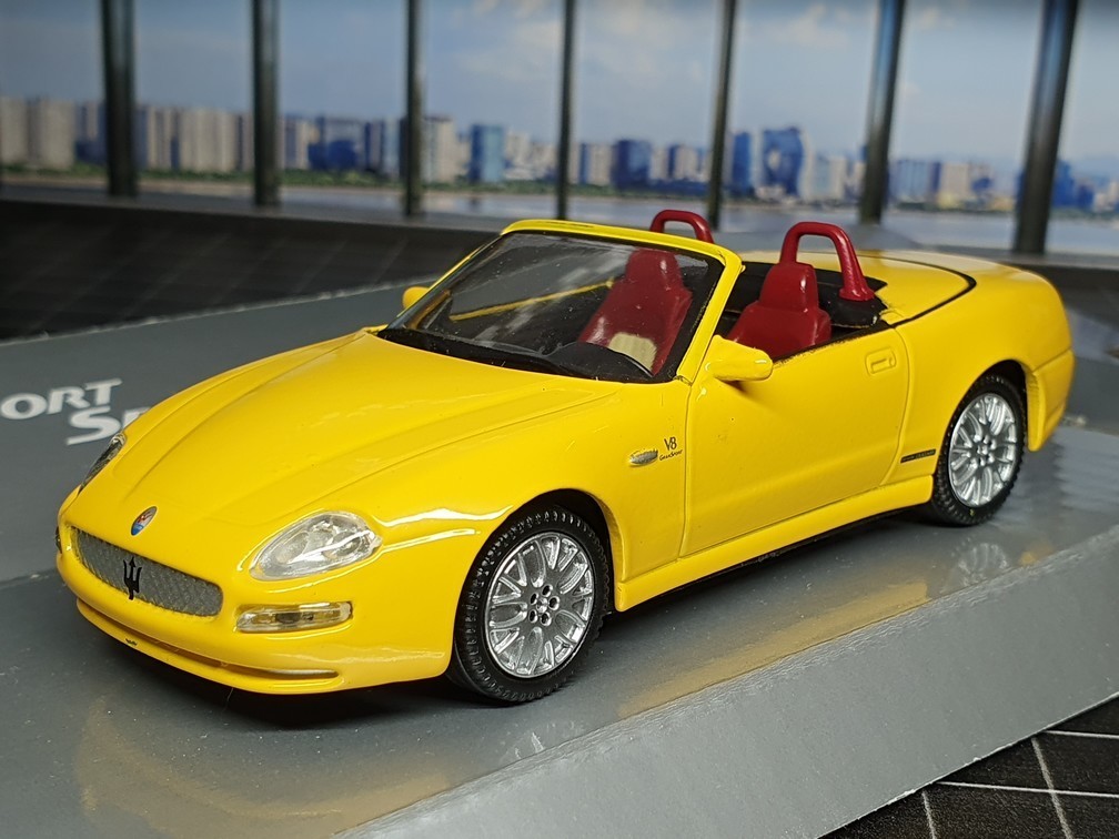 Maserati GranSport Spyder yellow 1:43