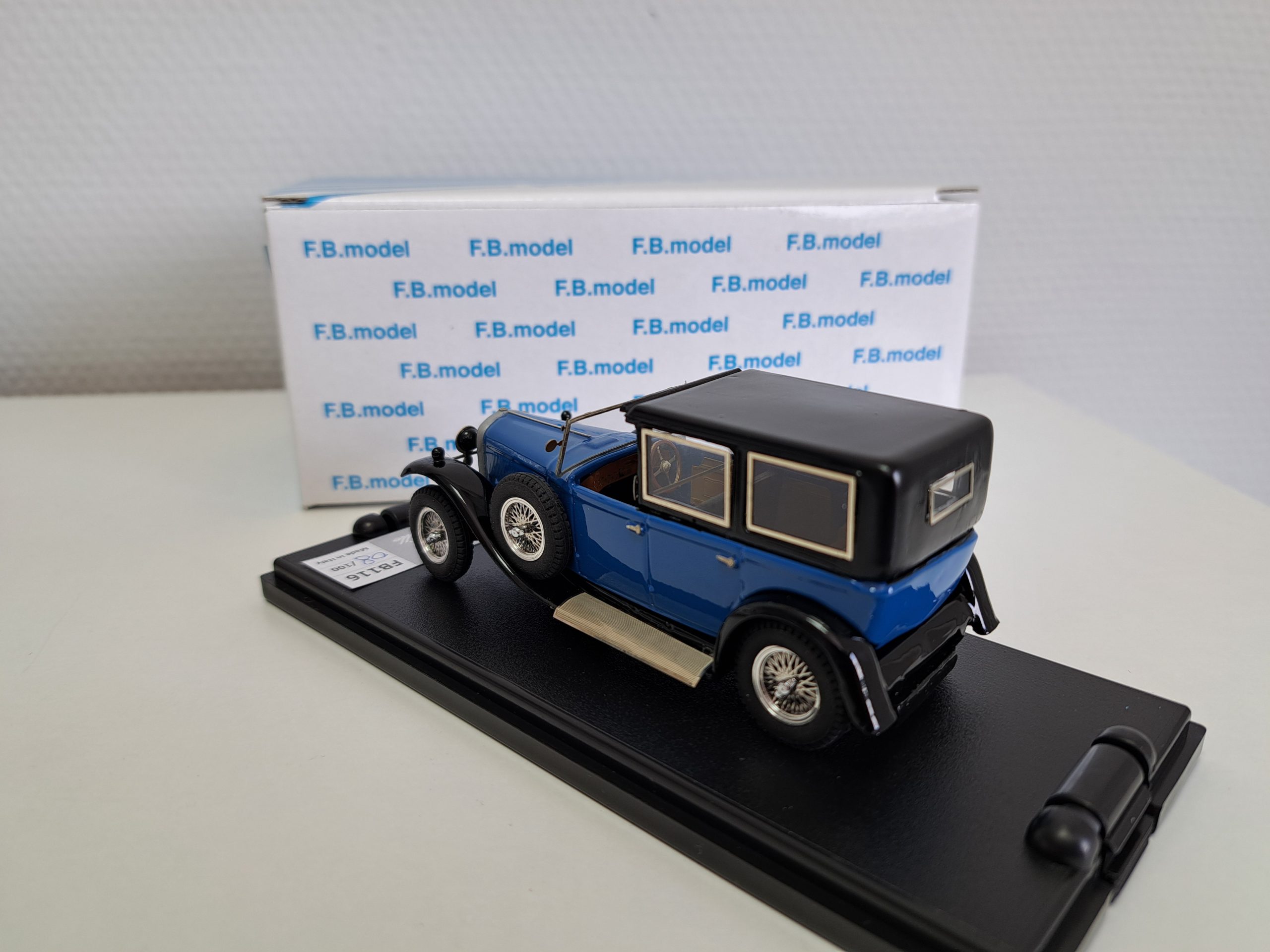 Alfa Romeo RL Normale Limousine De Ville Carrozzeria Sala 1923 blue/black 1:43 - Image 2