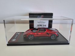 Alternative view of Alfa Romeo 33 Stradale Rosso Villa d'Este 1:43