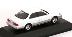 Alternative view of Toyota Windom 1991 white  1:43