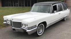 Cadillac Superior Crown Sovereign Landaulet 1970 black/white 1:43 - Image 5