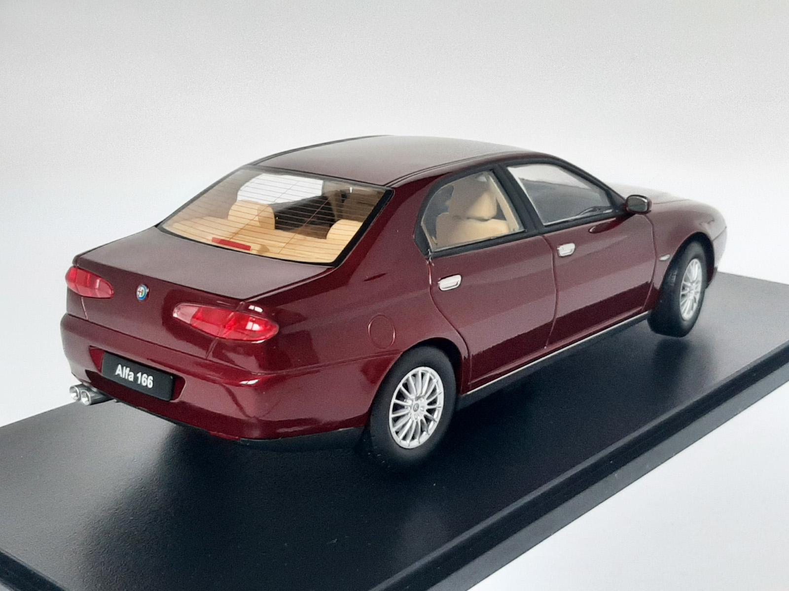 Alfa Romeo 166 1999 Proteo red metallic 1:18 - Image 2